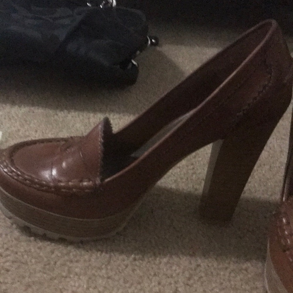 Shoes - Picture 2 of 4
